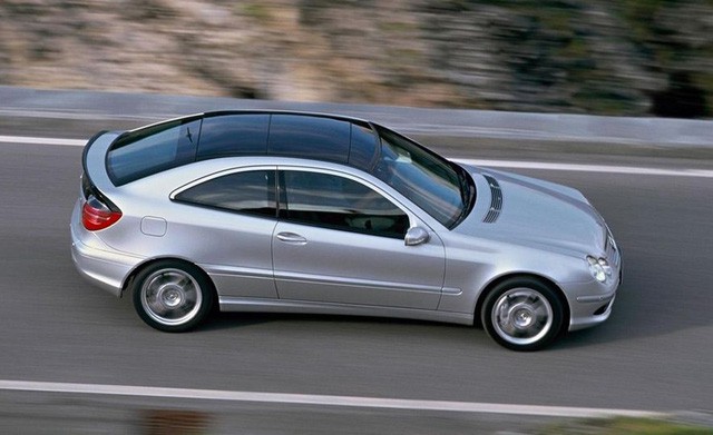 10 mẫu xe diesel ấn tượng nhưng kém nổi trên thế giới - Mercedes-Benz C30 CDI AMG.