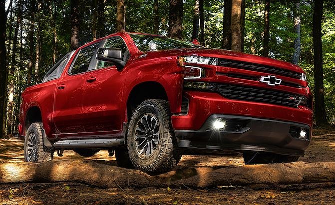 Điểm danh 10 mẫu xe ít rớt giá nhất sau 5 năm sử dụng - Chevrolet Silverado.