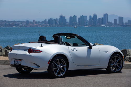 Top 10 mẫu xe thể thao giá rẻ tốt nhất: Mazda MX-5 Miata 2019.