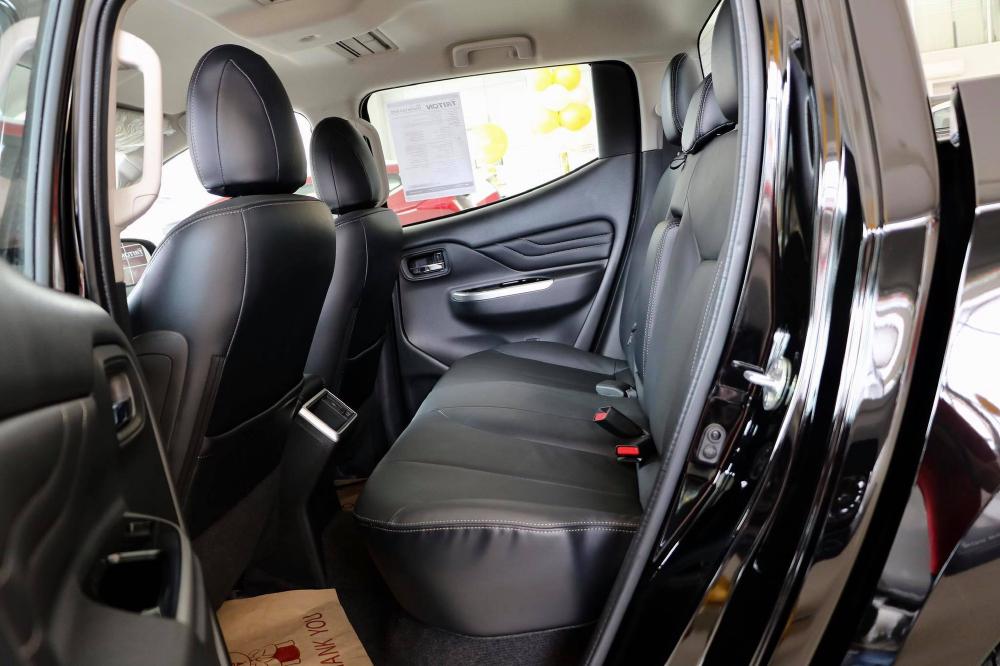 Khoang nội thất rộng rãi của Mitsubishi Triton 2019 cũng là một điểm cộng