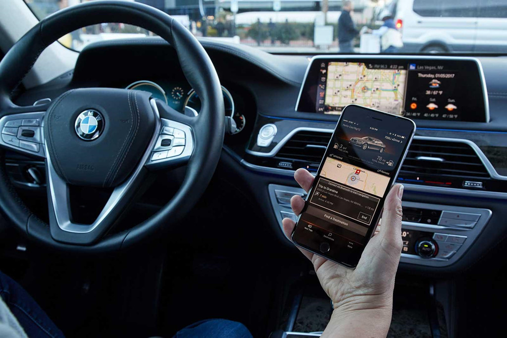 Vì sao BMW thu phí 80 USD khi khách hàng sử dụng Apple CarPlay? 4a
