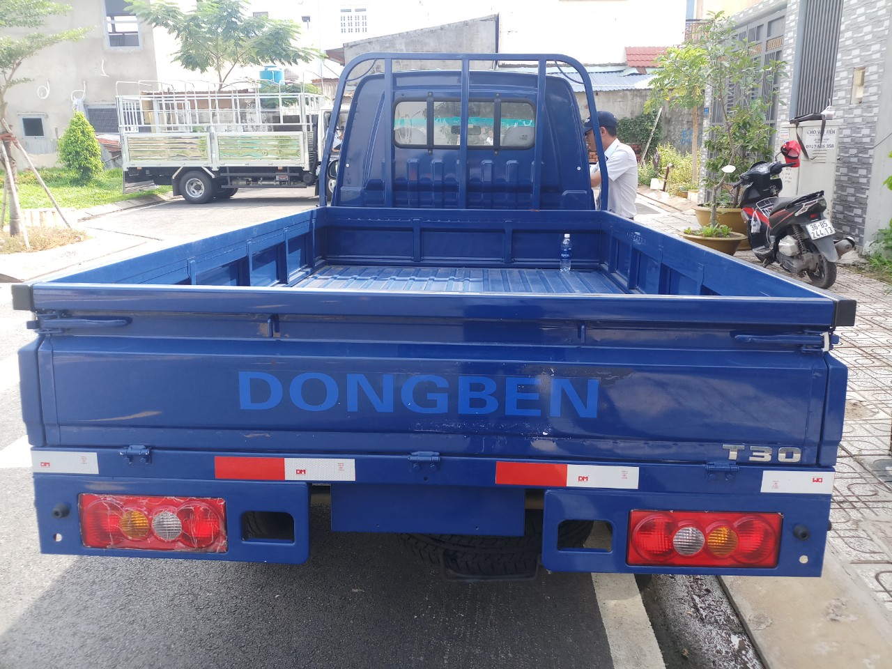Xe tải Dongben T30 1120kg phiên bản thùng lửng dài 2.9m