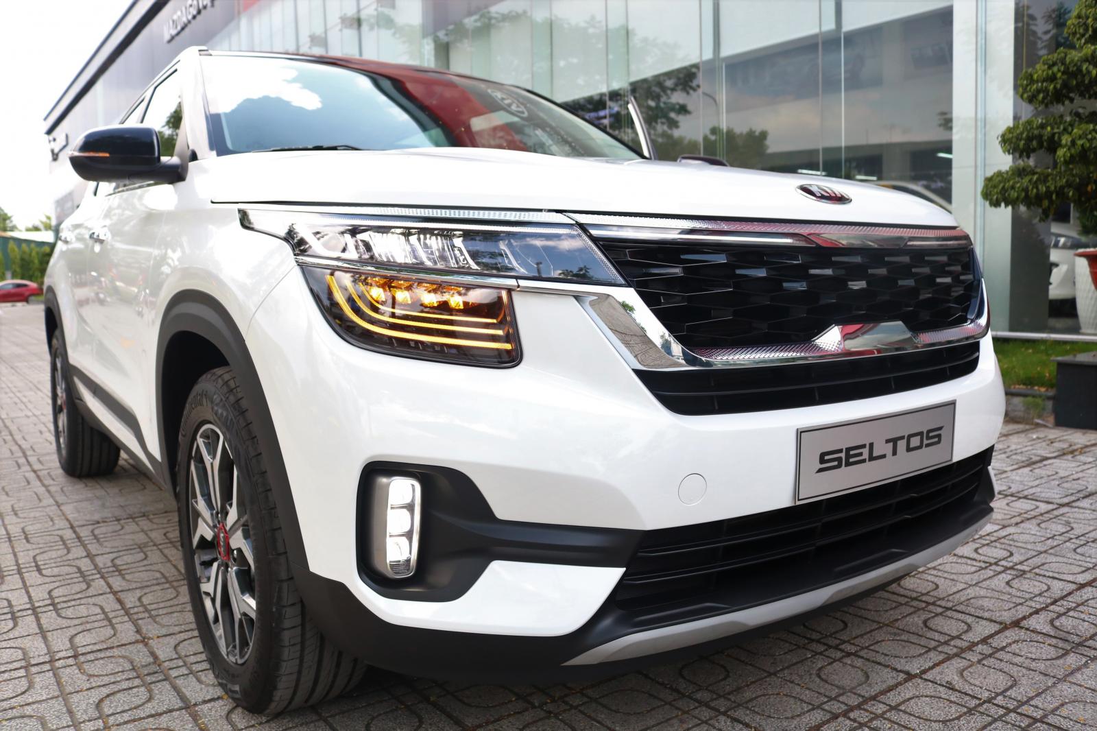 Kia Seltos 2020 màu trắng có xe giao. Kia Seltos 2020 giá tốt Quận 12