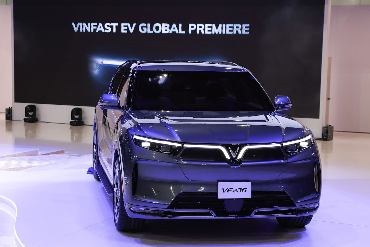 Mẫu SUV chạy điện VinFast VF e36 chính thức được vén màn tại LA Auto Show 2021 1