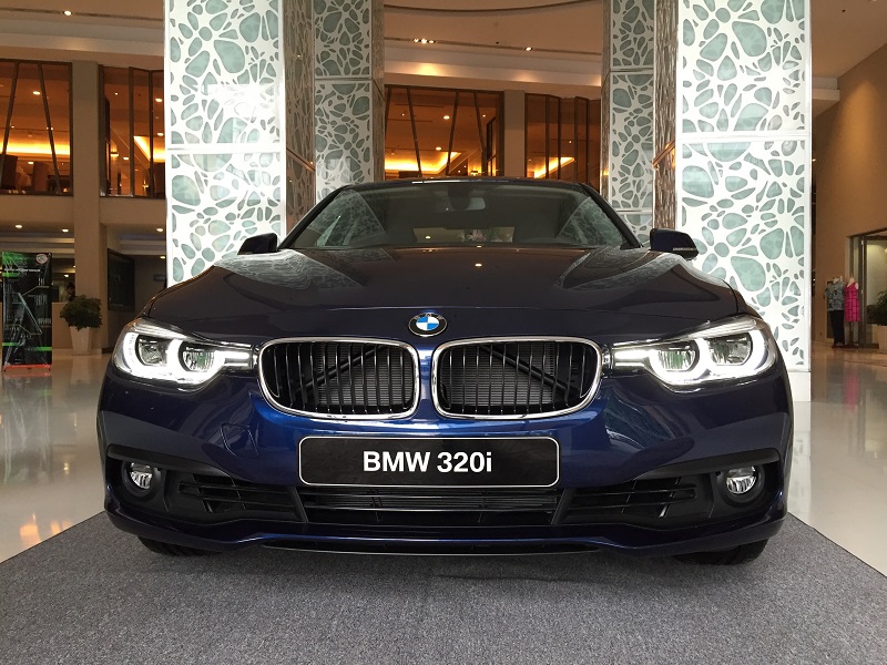 xe BMW 320i 2016