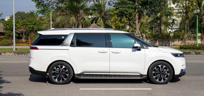 Xe Kia Carnival 2022