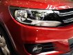 Volkswagen Tiguan 2016 - Volkswagen Tiguan 2.0l đời 2016, màu đỏ, dòng SUV Nhập Đức, LH Hương 0902.608.293 để nhận CTKM