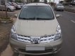 Nissan Grand livina 2012 - Cần bán Nissan Grand livina đời 2012 xe gia đình