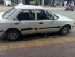 Mazda 323 1995 - Bán ô tô Mazda 323 đời 1995, màu trắng 