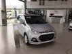 Hyundai Grand i10 2018 - Bán xe Hyundai Grand i10 1.2MT Sedan sản xuất 2018 bạc, giá tốt nhất thị trường. LH: 090.467.5566