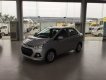 Hyundai Grand i10 2018 - Bán xe Hyundai Grand i10 1.2MT Sedan sản xuất 2018 bạc, giá tốt nhất thị trường. LH: 090.467.5566
