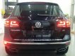 Volkswagen Touareg GP 2015 - Dòng SUV nhập Đức Volkswagen Touareg 3.6 FSI, màu đen đời 2015, tặng BHVC+dán 3M, LH Hương: 0902.608.293