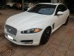 Jaguar XF 2.0 2012 - Cần bán gấp Jaguar XF 2.0 năm 2012, màu trắng chính chủ