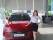 Hyundai Elantra 2017 - Bán ô tô Hyundai Elantra 2017, màu đỏ, giá 600tr