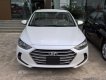 Hyundai Elantra 1.6AT  2018 - Bán gấp Hyundai Elantra 1.6AT tự động, xe gia đình 2018, màu trắng, giá 619 triệu, góp 85%xe. Xe ở Đắk Lắk - Đắk Nông