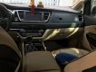 Kia Sedona 2016 - Cần bán gấp Kia Sedona sản xuất năm 2016, màu trắng