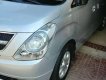 Hyundai Starex 2010 - Bán Hyundai Starex sản xuất năm 2010, màu bạc xe gia đình, 590 triệu