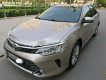 Toyota Camry 2.5G 2016 - Cần bán Toyota Camry 2.5G năm 2016, màu vàng, 960tr