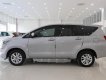 Toyota Innova G 2017 - Cần bán gấp Toyota Innova G sản xuất năm 2017, màu bạc số tự động, giá tốt