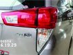 Toyota Innova 2.0E MT 2018 - Bán Toyota Innova 2.0E MT đời 2018 giá cạnh tranh