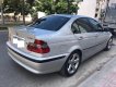 BMW 3 Series 325i  2004 - Cần bán gấp BMW 3 Series 325i năm sản xuất 2004, màu bạc, giá tốt