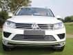 Volkswagen Touareg 3.6 AT 2016 - Bán Volkswagen Touareg 3.6 AT sản xuất 2016, màu trắng, xe nhập