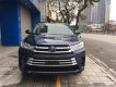 Toyota Highlander 2017 - Cần bán xe Toyota Highlander sản xuất 2017, màu xanh lam, nhập khẩu