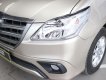 Toyota Innova E 2.0MT 2014 - Cần bán xe Toyota Innova E 2.0MT sản xuất 2014, màu vàng