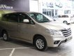 Toyota Innova 2.0E 2014 - Cần bán lại xe Toyota Innova E 2.0MT sản xuất 2014, màu vàng