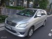 Toyota Innova E 2013 - Bán xe Toyota Innova E đời 2013, màu bạc. Giá tốt