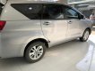 Toyota Innova 2.0E 2017 - Bán Toyota Innova 2.0E sản xuất năm 2017, màu bạc số sàn