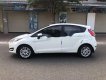 Ford Fiesta 2014 - Bán xe Ford Fiesta đời 2014, màu trắng số tự động