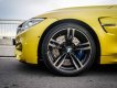 BMW M4 2016 - Cần bán lại xe BMW M4 sản xuất 2016, màu vàng, xe nhập