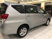 Toyota Innova 2.0E 2017 - Cần bán gấp Toyota Innova 2.0E năm 2017, màu bạc số sàn