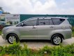 Toyota Innova E MT 2016 - Cần bán Toyota Innova E MT năm 2016, màu bạc