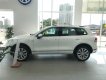 Volkswagen Touareg 2017 - Bán ô tô Volkswagen Touareg sản xuất 2017, màu trắng, nhập khẩu nguyên chiếc