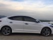 Hyundai Elantra 2.0 2017 - Cần bán gấp Hyundai Elantra 2.0 đời 2017, màu trắng giá cạnh tranh