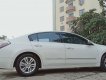 Nissan Altima   2.5S AT  2010 - Cần bán Nissan Altima 2.5S AT 2010, màu trắng như mới