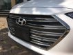 Hyundai Elantra 2.0AT 2018 - Cần bán Hyundai Elantra 2.0AT sản xuất năm 2018, màu trắng, giá tốt