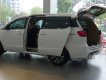 Kia Sedona 2018 - Cần bán gấp Kia Sedona sản xuất 2018, màu trắng, giá tốt