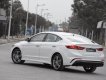 Hyundai Elantra 2018 - Bán Hyundai Elantra trắng, giao ngay