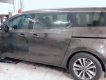 Kia Sedona 2017 - Cần bán lại xe Kia Sedona sản xuất 2017, màu xám còn mới