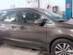 Kia Sedona 2017 - Cần bán lại xe Kia Sedona sản xuất 2017, màu xám còn mới