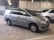 Toyota Innova 2.0E 2012 - Bán Toyota Innova 2.0E năm sản xuất 2012, màu xám  