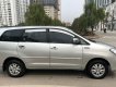 Toyota Innova G 2010 - Vợ chồng chị Thu cần bán Innova G 2010 màu bạc