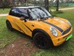 Mini Cooper   2004 - Cần bán lại xe Mini Cooper đời 2004, màu vàng