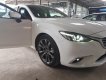 Mazda 6 Premium 2.5AT 2017 - Bán Mazda 6 Premium 2.5AT, đời 2017, màu trắng, còn mới 99%. Có hỗ trợ trả góp