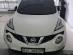 Nissan Juke 2015 - Cần bán gấp Nissan Juke sản xuất năm 2015, màu trắng chính chủ giá cạnh tranh