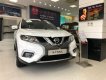 Nissan X trail V Series 2.0 SL Luxury 2018 - Cần bán xe Nissan X trail V Series 2.0 SL Luxury sản xuất năm 2018, màu trắng giá cạnh tranh
