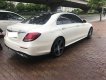 Mercedes-Benz E300 AMG 2016 - Bán Mercedes E300 AMG màu trắng xe sản xuất 2016 đăng ký tháng 12 2016 tên cty hóa đơn cao